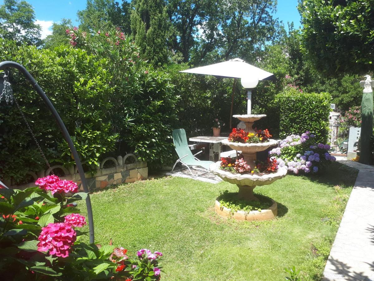2 L Apartamento Jablanac Exterior foto