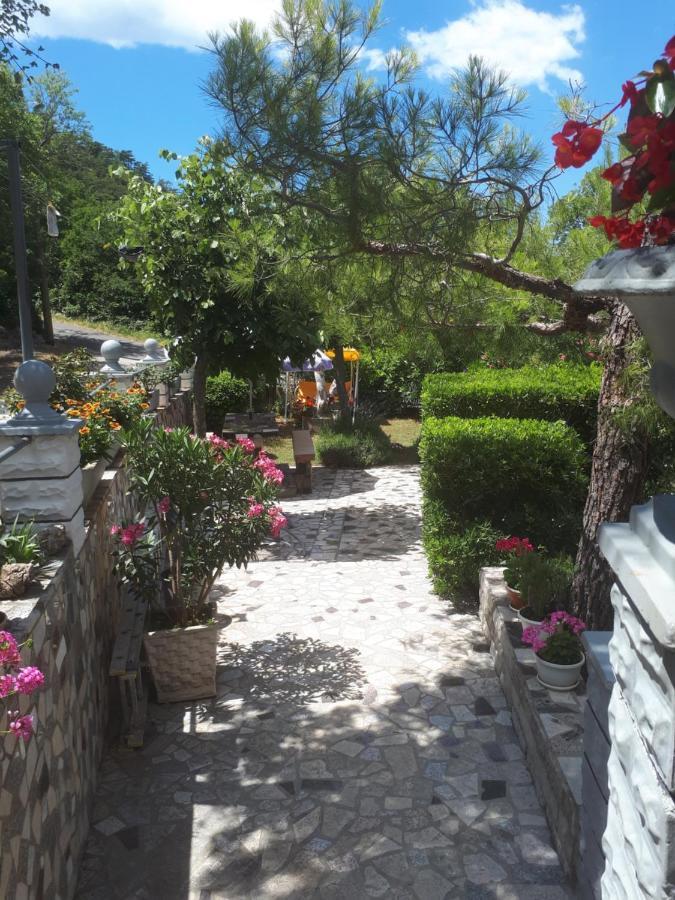 2 L Apartamento Jablanac Exterior foto