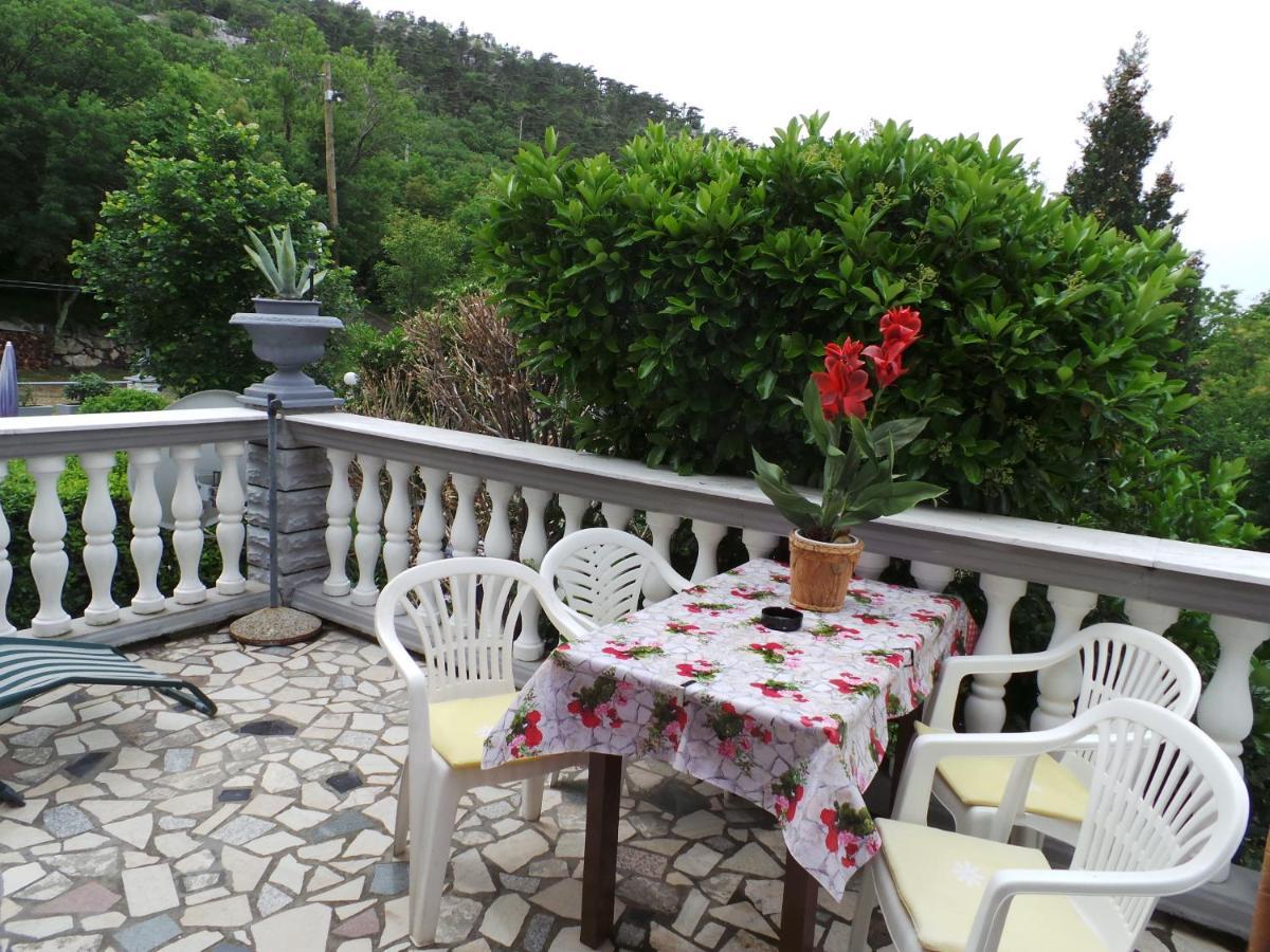 2 L Apartamento Jablanac Exterior foto